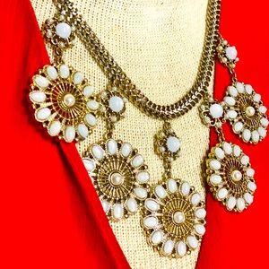 Silver Necklace with a little White trimming